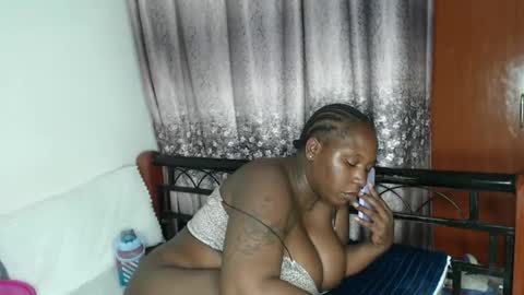 Snapshot of cozy_dion chatting on May 2026 06:38:02 PM Erykah online show from May 2026 06:38:02 PM