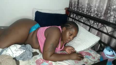 Snapshot of cozy_dion chatting on May 2026 08:39:02 PM Erykah online show from May 2026 08:39:02 PM