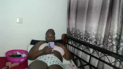 Snapshot of cozy_dion chatting on June 2026 06:36:02 PM Erykah online show from June 2026 06:36:02 PM