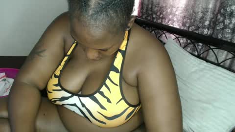 Snapshot of cozy_dion chatting on July 2026 11:06:02 AM Erykah online show from July 2026 11:06:02 AM