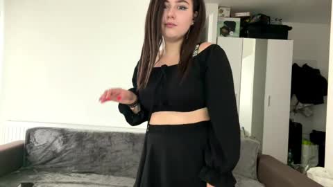 cozypeoni online show from May 2026 12:45:01 PM