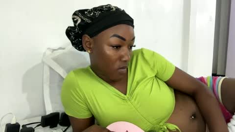 Snapshot of crave_meslowly chatting on July 2026 10:35:02 PM Taliee online show from July 2026 10:35:02 PM
