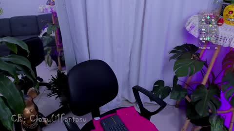 Laura  online show from December 2024 08:55:02 AM