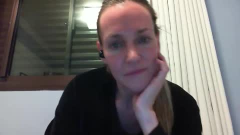 Anny online show from October 2025 12:52:01 AM
