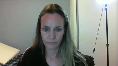 Anny online show from October 2025 10:53:02 PM