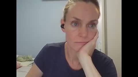 Snapshot of crazyanny chatting on April 2026 08:57:02 PM Anny online show from April 2026 08:57:02 PM
