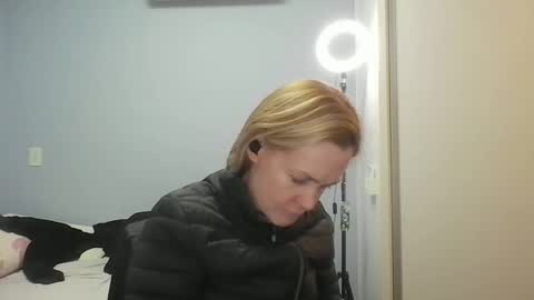 Snapshot of crazyanny chatting on May 2026 12:11:01 PM Anny online show from May 2026 12:11:01 PM