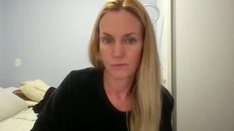 Snapshot of crazyanny chatting on May 2026 12:38:01 AM Anny online show from May 2026 12:38:01 AM
