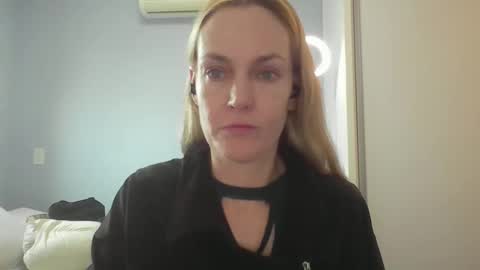 Snapshot of crazyanny chatting on May 2026 10:45:01 AM Anny online show from May 2026 10:45:01 AM