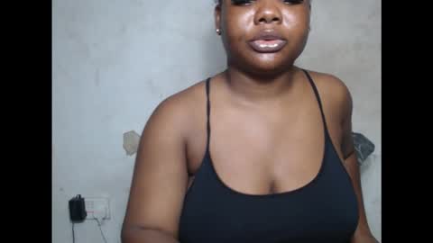 Snapshot of crazyslut17 chatting on October 2025 09:56:01 PM crazyslut17 online show from October 2025 09:56:01 PM