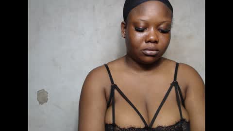 Snapshot of crazyslut17 chatting on October 2025 07:22:01 PM crazyslut17 online show from October 2025 07:22:01 PM