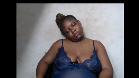 Snapshot of crazyslut17 chatting on October 2025 11:35:02 PM crazyslut17 online show from October 2025 11:35:02 PM