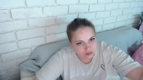 Crazyy Girl  online show from April 2026 03:12:01 PM