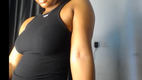 Snapshot of creamy_juicypussy chatting on September 2025 11:01:01 AM Lady jasmine online show from September 2025 11:01:01 AM