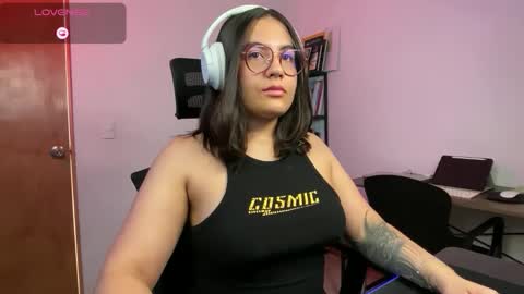 Snapshot of creamy_zamy chatting on December 2025 07:32:01 PM Your Indie Cream Dream online show from December 2025 07:32:01 PM