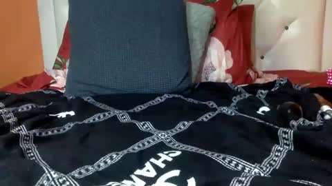 Snapshot of creamyamber chatting on January 2025 01:52:01 AM KIM online show from January 2025 01:52:01 AM