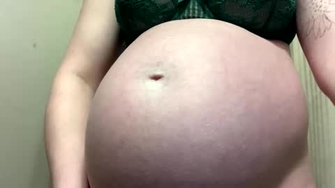 Breed me daddy  online show from March 2026 01:57:02 PM