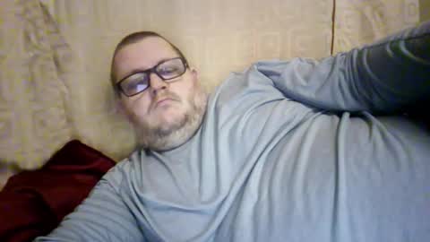 Snapshot of creeeping_death chatting on January 2026 08:34:01 PM The hopeless romantic online show from January 2026 08:34:01 PM