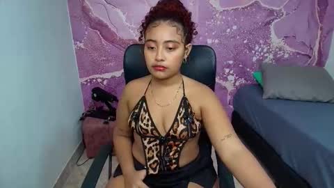 crespa_latin_ online show from November 2025 09:03:02 PM