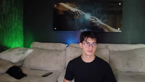 CRHISTIAN online show from April 2026 04:48:01 PM