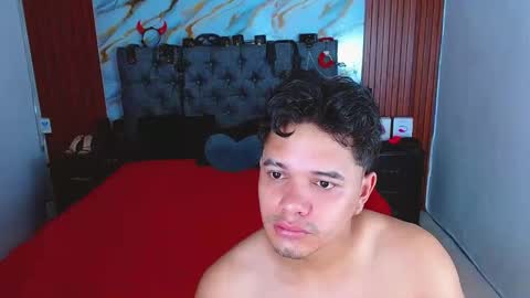 CRISANDMERY online show from March 2026 03:59:01 PM