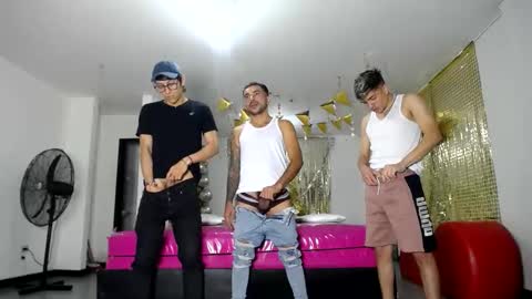 crismens online show from February 2025 03:23:01 AM