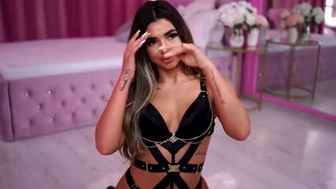 Crissy online show from February 2026 01:01:02 PM