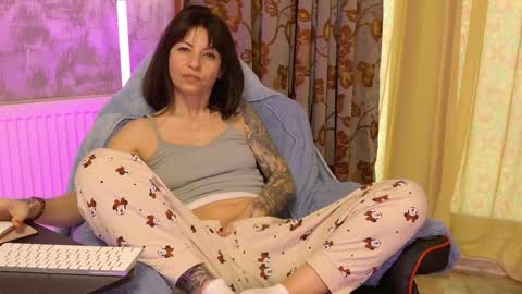 crissy_love online show from April 2026 05:38:01 AM
