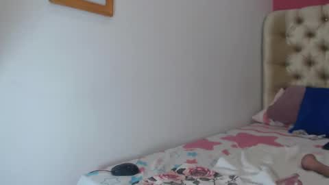 Snapshot of cristal_aron chatting on February 2025 12:30:01 AM cristal_aron online show from February 2025 12:30:01 AM