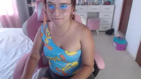 andrea  online show from September 2025 07:39:01 PM