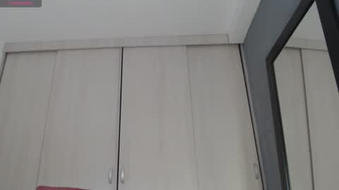 Cristal  online show from November 2025 05:34:01 PM