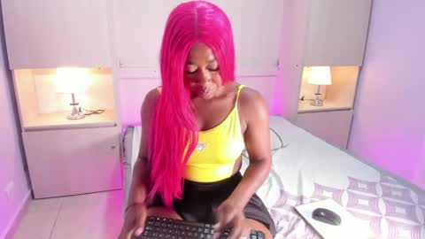 Snapshot of cristalbennet chatting on May 2026 07:45:01 PM cristalbennet online show from May 2026 07:45:01 PM