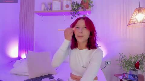 cristalfoxy_ online show from December 2025 07:21:01 PM