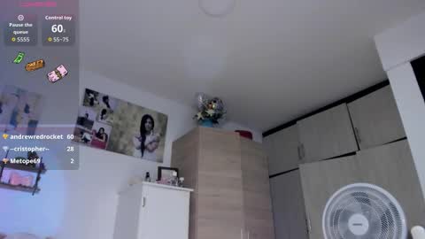 Snapshot of cristalmunez chatting on November 2025 03:12:01 PM cristal online show from November 2025 03:12:01 PM