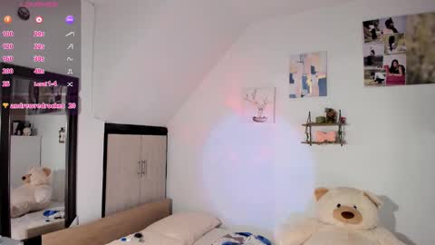 Snapshot of cristalmunez chatting on November 2025 01:22:02 PM cristal online show from November 2025 01:22:02 PM