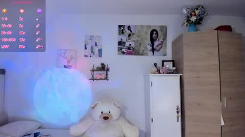 Snapshot of cristalmunez chatting on November 2025 12:31:02 PM cristal online show from November 2025 12:31:02 PM