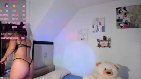 Snapshot of cristalmunez chatting on December 2025 02:59:02 PM cristal online show from December 2025 02:59:02 PM