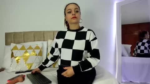 cristal walker online show from November 2025 10:32:01 AM