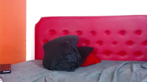 cristian hot9 online show from November 2025 11:48:01 PM