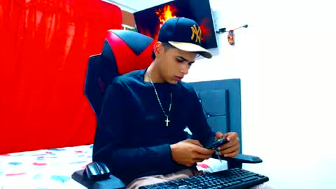 Snapshot of cristiantayron chatting on June 2026 12:30:01 AM cristian online show from June 2026 12:30:01 AM
