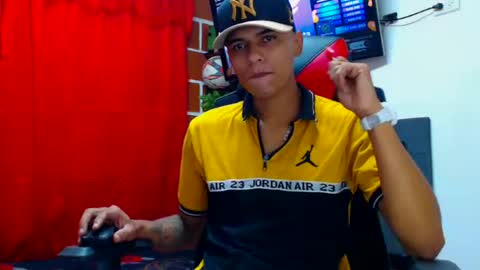 Snapshot of cristiantayron chatting on June 2026 05:59:02 PM cristian online show from June 2026 05:59:02 PM