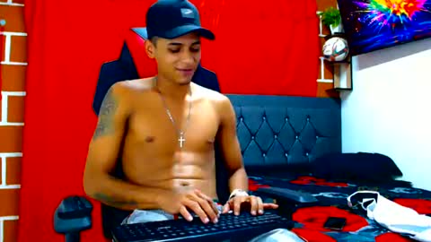 Snapshot of cristiantayron chatting on July 2026 06:47:02 AM cristian online show from July 2026 06:47:02 AM