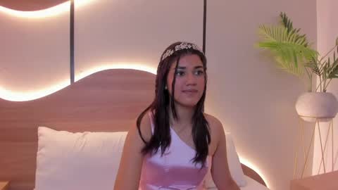 Snapshot of cristin_collins chatting on June 2026 01:00:01 AM C R I S T I N online show from June 2026 01:00:01 AM