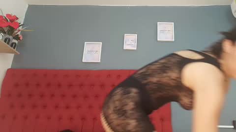 Cris  online show from February 2026 07:17:02 PM