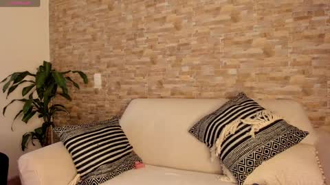 soycriss online show from December 2024 10:44:02 PM