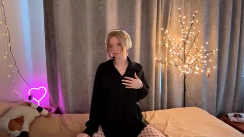 Snapshot of cristinekondo chatting on April 2026 02:29:02 PM Marry online show from April 2026 02:29:02 PM