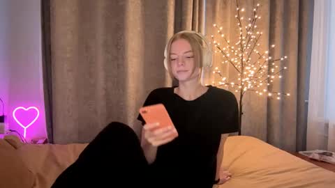 Snapshot of cristinekondo chatting on April 2026 02:54:01 PM Marry online show from April 2026 02:54:01 PM