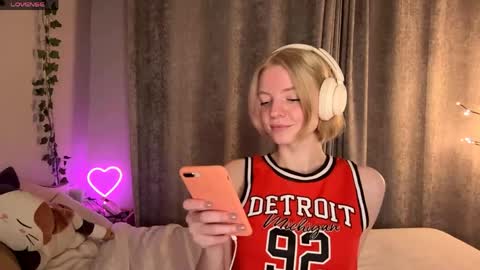 Snapshot of cristinekondo chatting on May 2026 06:37:01 PM Marry online show from May 2026 06:37:01 PM