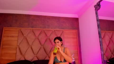 Snapshot of cristinerain chatting on May 2026 05:47:02 AM CristineRain online show from May 2026 05:47:02 AM
