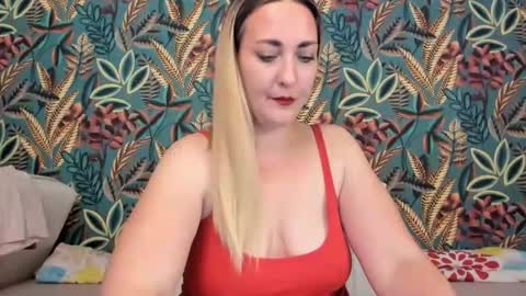 Cristina online show from November 2025 05:36:02 PM